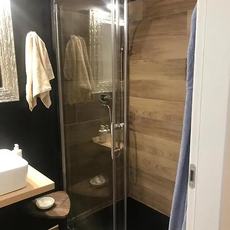 San Secondo Street شقة