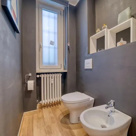 San Secondo Street شقة